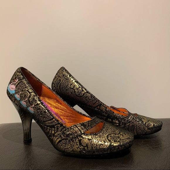 /Irregular Choice/ Black and Gold Heels - Picture 8 of 11
